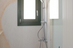 The bathroom on the ground floor